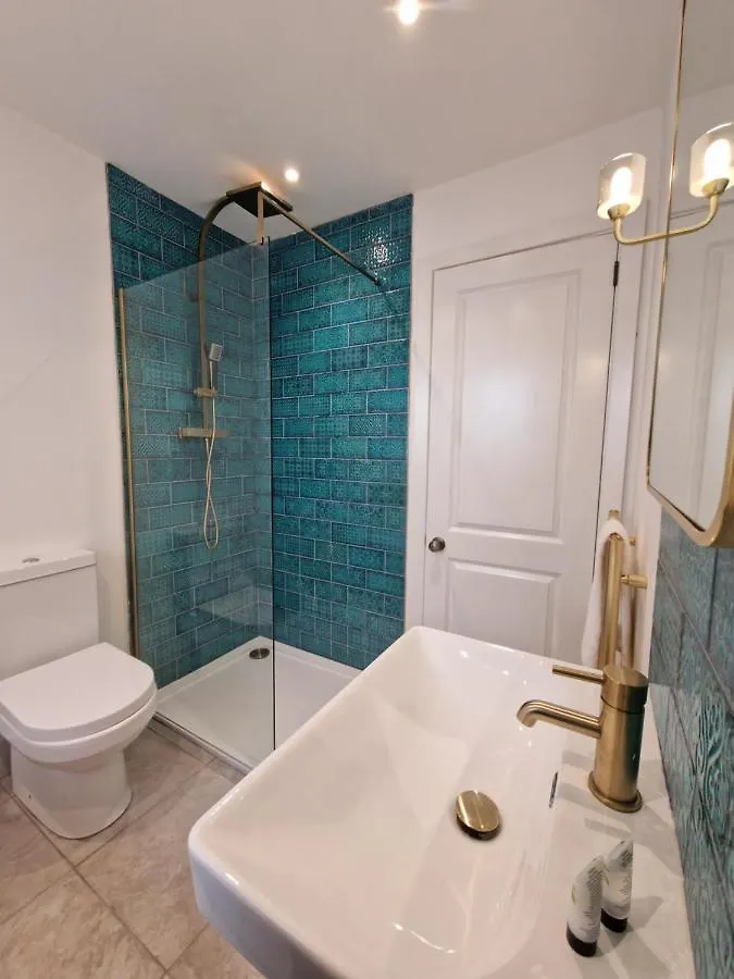 Seaside Apartment, Parking, Private Garden, Walking Distance To Southbourne Beach Bournemouth